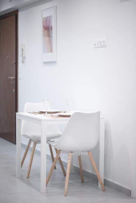 Luxury Studio With Garden Next To Acropolis Athen Exterior foto