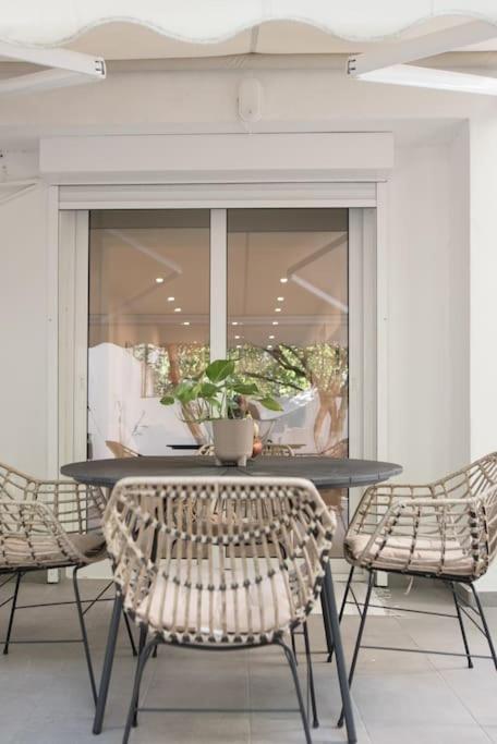 Luxury Studio With Garden Next To Acropolis Athen Exterior foto