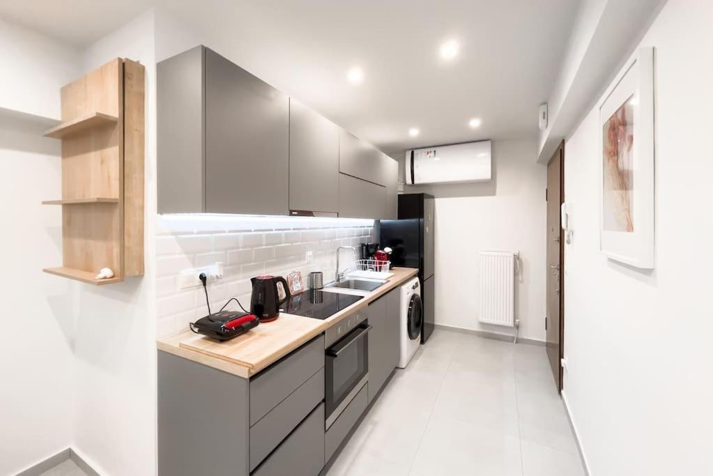Luxury Studio With Garden Next To Acropolis Athen Exterior foto